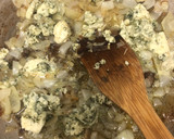 Foto del paso 3 de la receta: 440. Muslos de pollo en salsa de queso azul (principal carne)