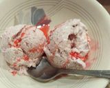A picture of step 6 of Strawberry ice-cream.