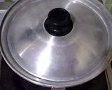 Foto langkah ke 6 dari resep Terang Bulan Teflon Kenyal Bersarang (no telur no mixer no ragi).