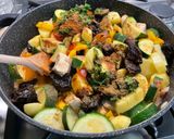 Une image de l'étape 25 de Tajine de poulet aux légumes et pruneaux.