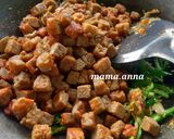 Foto langkah ke 4 dari resep Oseng-oseng Oncom Pedas Manis Simpel.