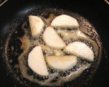 A picture of step 3 of Stir-Fried Mushrooms and Yam with Butter and Soy Sauce.
