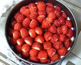 A picture of step 12 of Authentic No-Bake Cheesecake With Strawberries.