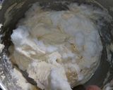 Foto langkah ke 3 dari resep Marmer cake.