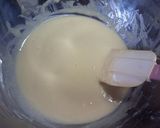 A picture of step 4 of Chewy Western-Style Dorayaki.