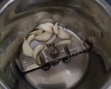 A picture of step 1 of Garlic chutney.