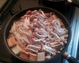 A picture of step 5 of Rich Sesame and Soy Milk Hot Pot.