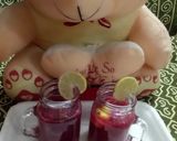 A picture of step 2 of Pomegranate mojito.