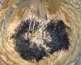 A picture of step 1 of Poppy Seeds Pink Vanilla Muffins (Luchtige muffins).