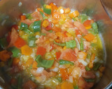Foto del paso 3 de la receta: Patatas con bacalao y langostinos