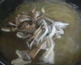 A picture of step 2 of Spaghetti Aglio, Olio e Peperoncino.