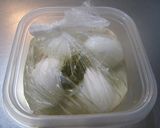 A picture of step 3 of Boiled Eggs with Salt-flavored Yolks.