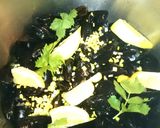 A picture of step 2 of MOLDS SAUCE SAFFRON -LEMON.