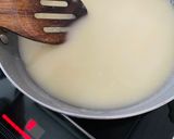 A picture of step 4 of Enchiladas sauce.