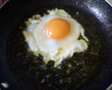 Foto del paso 4 de la receta: Patatas con pimientos y huevos fritos