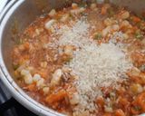 Foto del paso 4 de la receta: Arroz con pota y salmón
