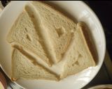 A picture of step 2 of Egg and bread.