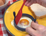 Foto del paso 4 de la receta: Huevos fritos en freidora sin aceite Cecofry