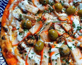 Foto del paso 4 de la receta: Pizza rápida de conservas con cebollino, provenzales y nata