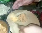 A picture of step 5 of Aloo Paratha.