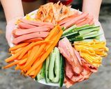 Hình bước làm 1 của món Cơm cuộn HQ siêu đơn giản