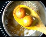 A picture of step 5 of Bread gulab jamun.