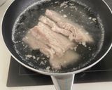 รูปขั้นตอนการทำที่ 1 ของ ผัดพริกแกงหมูกรอบ (หมูกรอบจากหม้อทอดไร้น้ำมัน)