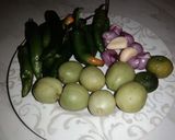 Foto langkah ke 1 dari resep Sambal Balado Hijau Padang.