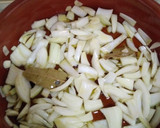 Foto del paso 1 de la receta: Lomos de atún encebollado en salsa de piquillos