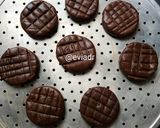 Foto langkah ke 5 dari resep Cookies Chewy Coklat (teflon).