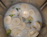 Foto del passaggio 1 della ricetta Frullato con avocado,banana e latte di mandorla