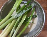 Foto langkah ke 2 dari resep Pajeon (Korean Scalion Pancake).