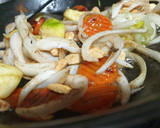 Foto del paso 4 de la receta: Cebolla con verduras y canela para cous-cous