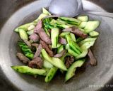 Foto langkah ke 1 dari resep Oseng timun ala pelangi.