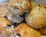 A picture of step 11 of Irmgards Raisin Vanilla Scones ☺.