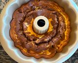 Foto del passaggio 5 della ricetta Ciambellone bicolore veloce