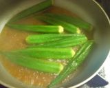 A picture of step 4 of Stir-Fried Okra with Curry Powder.