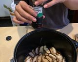 Foto langkah ke 5 dari resep Saikoro Beef Rice Bowl with Omelette.