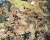 A picture of step 2 of Bhindi chicken.