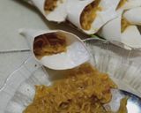 Foto langkah ke 3 dari resep Pangsit cone isi mie goreng.