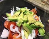 Foto del paso 1 de la receta: Ensalada de tomate aguacate y cilantro