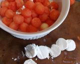Foto del paso 2 de la receta Ensalada de sandía y queso de cabra con semillas de chía