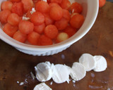 Foto del paso 2 de la receta: Ensalada de sandía y queso de cabra con semillas de chía