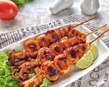 Foto langkah ke 4 dari resep Sate Cumi Sosis.