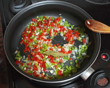 Foto del paso 3 de la receta: Arroz amarillo con calamares