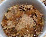 รูปขั้นตอนการทำที่ 2 ของ หมูผัดหอมใหญ่