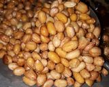 Foto langkah ke 3 dari resep 91. Sambal Kacang Tanah Udang Rebon.