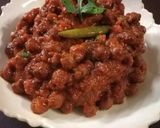 A picture of step 2 of Chana Masala.