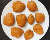 A picture of step 5 of Ajwain leaves bajji.