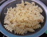 Foto langkah ke 1 dari resep Spiral Macaroni Kerang Saus Tiram.
